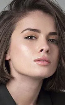 Фотография актёра – Giulia Charm