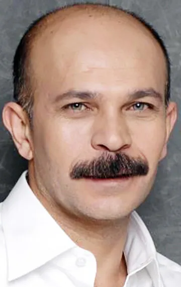 Фотография актёра – Эмин Гюрсой (Emin Gürsoy)