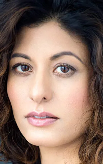 Фотография актёра – Эмбер Ага (Amber Aga)