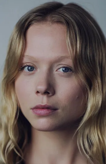 Фотография актёра – Наоми Баттрик (Naomi Battrick)