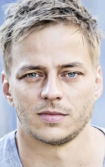 Фотография актёра – Том Влашиха (Tom Wlaschiha)