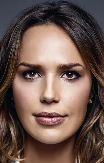 Фотография актёра – Ариэль Кеббел (Arielle Kebbel)