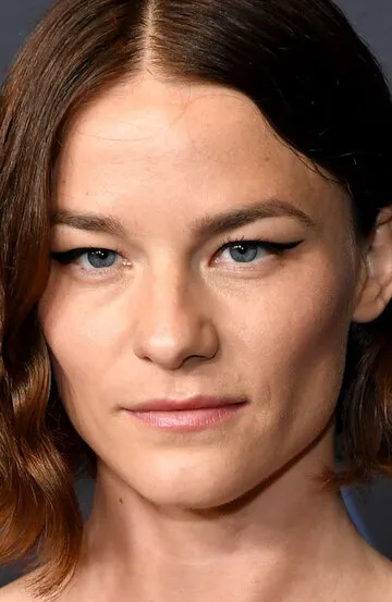 Фотография актёра – Валери Пахнер (Valerie Pachner)