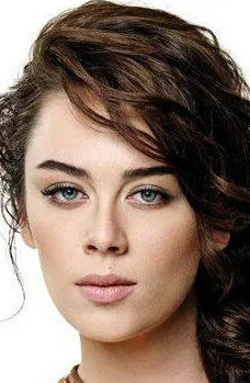 Фотография актёра – Демет Эвгар (Demet Evgar)