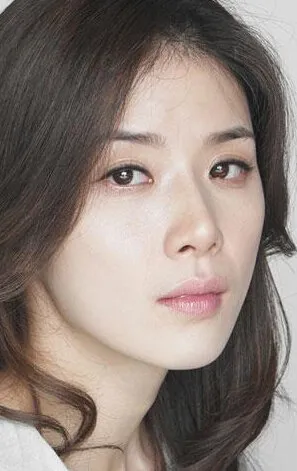 Фотография актёра – Ли Бо-ён (Lee Bo-yeong)