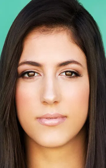 Фотография актёра – Кэйтлин Дешель (Caitlin Dechelle)