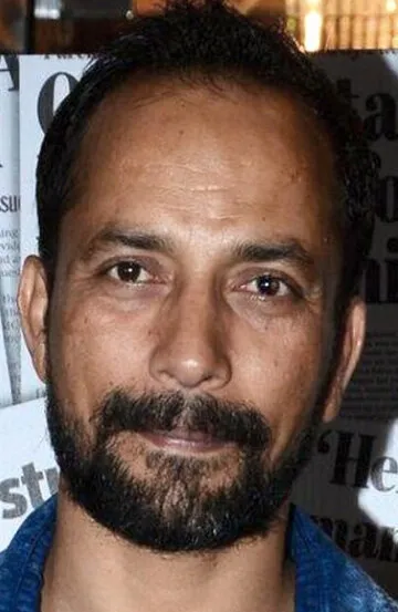 Фотография актёра – Дипак Добриял (Deepak Dobriyal)