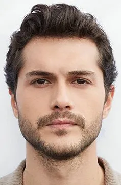 Фотография актёра – Алперен Дуймаз (Alperen Duymaz)