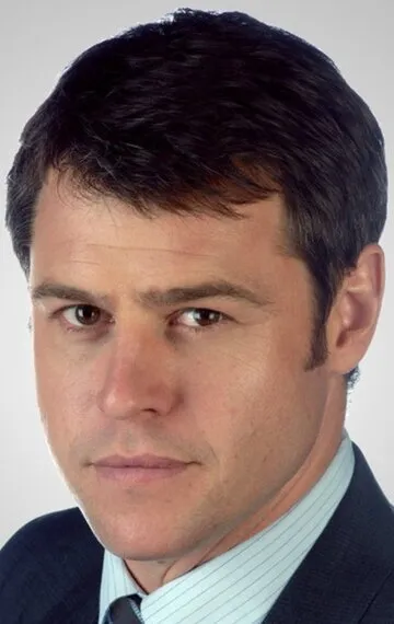 Фотография актёра – Роджер Корсер (Rodger Corser)