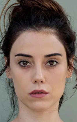 Фотография актёра – Джансу Дере (Cansu Dere)