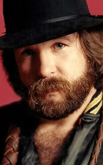 Фотография актёра – Дач Мантел (Dutch Mantell)