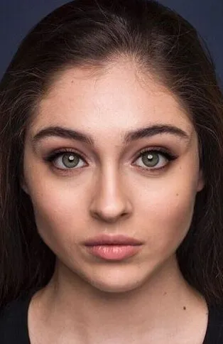 Фотография актёра – Джемре Байсел (Cemre Baysel)