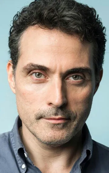 Фотография актёра – Руфус Сьюэлл (Rufus Sewell)