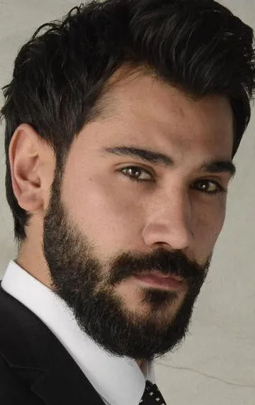 Фотография актёра – Угур Гюнеш (Ugur Günes)