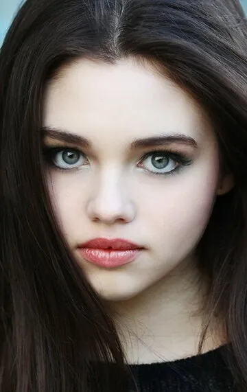 Фотография актёра – Индиа Айсли (India Eisley)