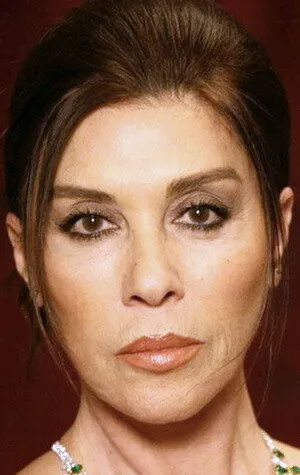 Фотография актёра – Небахат Чехре (Nebahat Çehre)