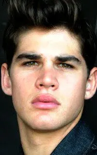 Фотография актёра – Райан Бертрош (Ryan Bertroche)