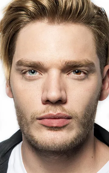 Фотография актёра – Доминик Шервуд (Dominic Sherwood)