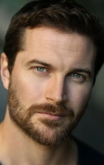 Фотография актёра – Киран Бью (Kieran Bew)