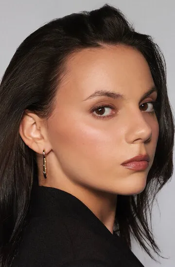 Фотография актёра – Дафни Кин (Dafne Keen)