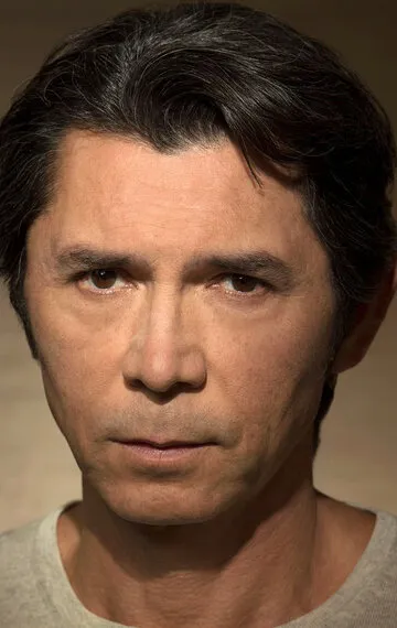 Фотография актёра – Лу Даймонд Филлипс (Lou Diamond Phillips)
