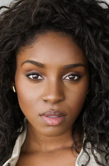 Фотография актёра – Карен Обилом (Karen Obilom)