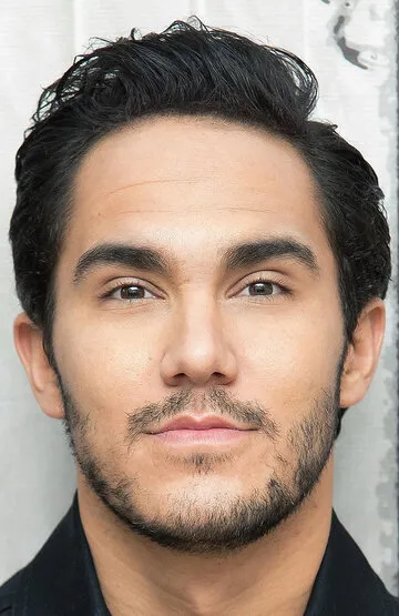 Фотография актёра – Карлос ПенаВега (Carlos PenaVega)