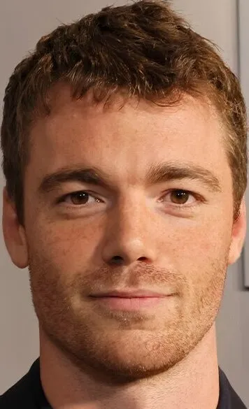 Фотография актёра – Гэбриел Бассо (Gabriel Basso)