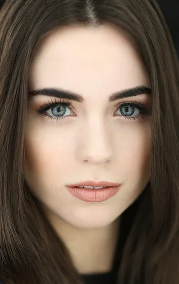 Фотография актёра – Сара Дежарден (Sarah Desjardins)