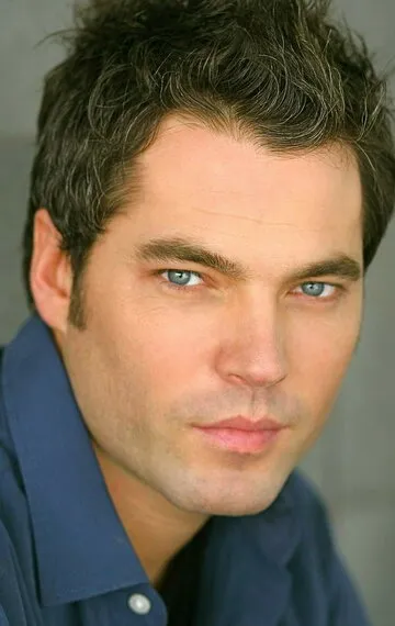 Фотография актёра – Тим Розон (Tim Rozon)