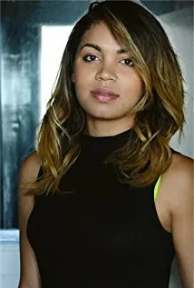 Фотография актёра – Барретт Досс (Barrett Doss)