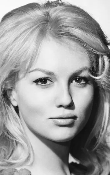 Фотография актёра – Милен Демонжо (Mylène Demongeot)