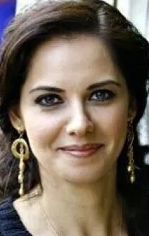 Фотография актёра – Аху Тюркпенче (Ahu Türkpençe)