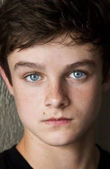 Фотография актёра – Чандлер Кентербери (Chandler Canterbury)