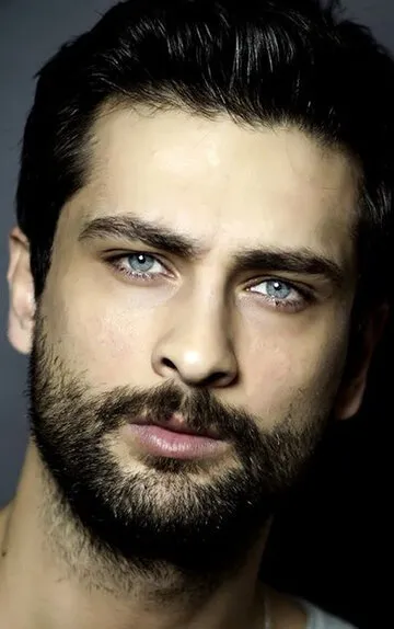 Фотография актёра – Онур Туна (Onur Tuna)