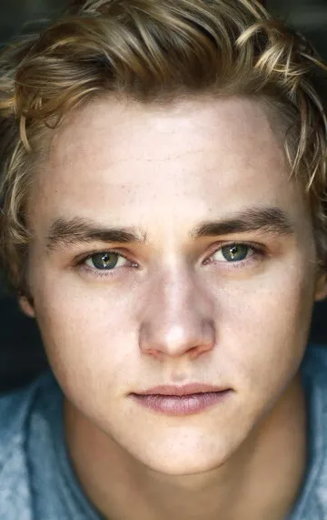 Фотография актёра – Бен Харди (Ben Hardy)