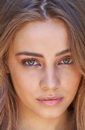 Фотография актёра – Джозефин Лэнгфорд (Josephine Langford)