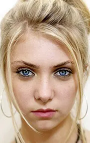 Фотография актёра – Тейлор Момсен (Taylor Momsen)