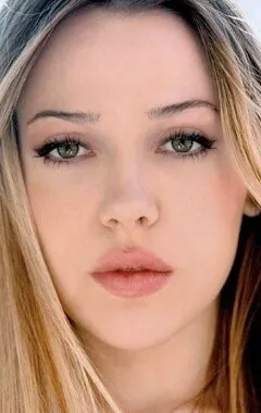 Фотография актёра – Махандра Дельфино (Majandra Delfino)