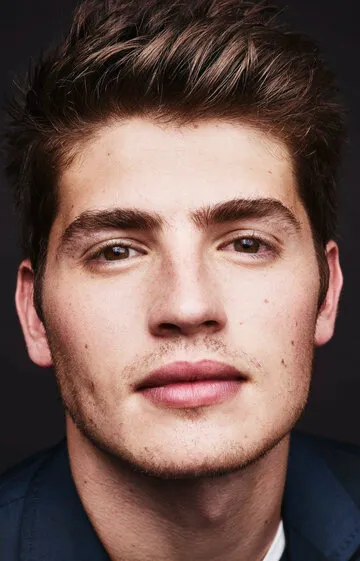 Фотография актёра – Грегг Салкин (Gregg Sulkin)