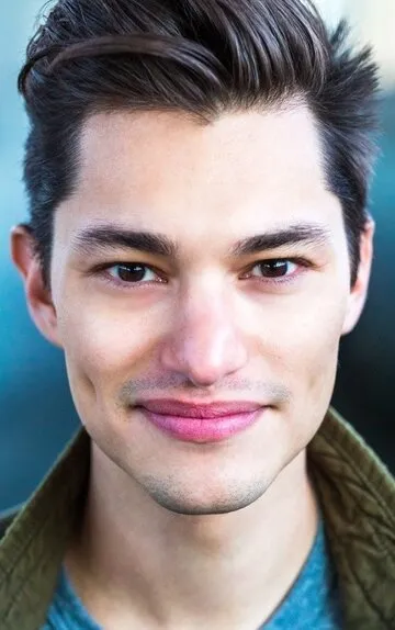 Фотография актёра – Зак Вилла (Zach Villa)