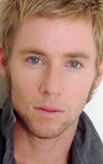 Фотография актёра – Грег Сайпс (Greg Cipes)