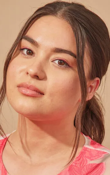 Фотография актёра – Девери Джейкобс (Devery Jacobs)