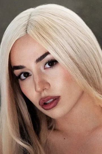 Фотография актёра – Эйва Макс (Ava Max)