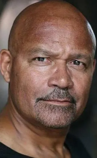 Фотография актёра – Луис Эмерик (Louis Emerick)