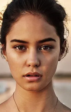 Фотография актёра – Кортни Итон (Courtney Eaton)