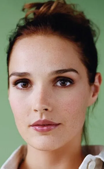 Фотография актёра – Камилль Лу (Camille Lou)