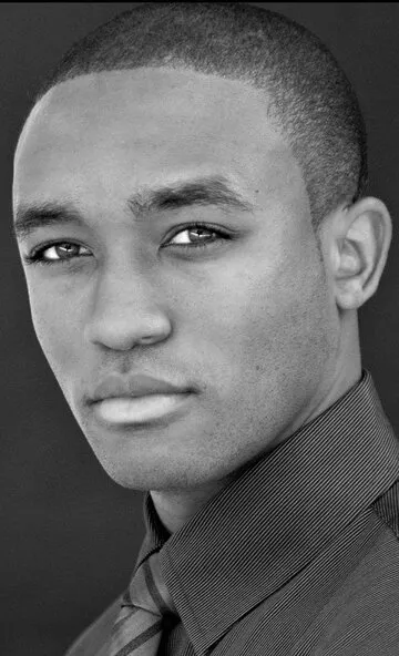 Фотография актёра – Ли Томпсон Янг (Lee Thompson Young)