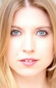 Фотография актёра – Эмили Хьюз (Emily Hughes)