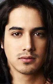 Фотография актёра – Эван Джогиа (Avan Jogia)